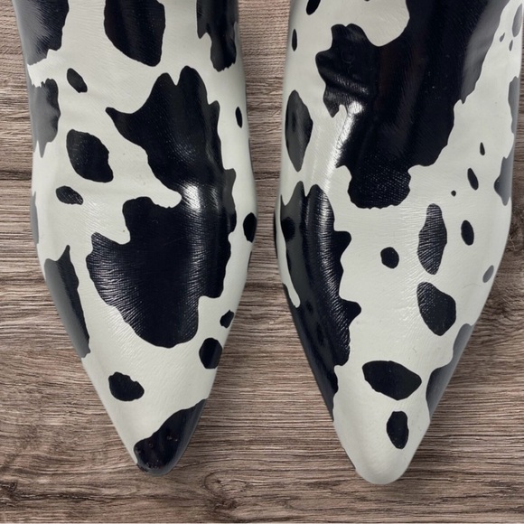 Chelsea Stylish Western Cow print Black and White Women's Ankle Boots♥️ - Picture 4 of 5